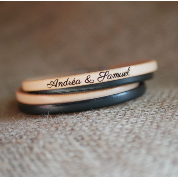 Dobbelt l&aelig;derarmb&aring;nd i duo, der kan personligg&oslash;res ved gravering