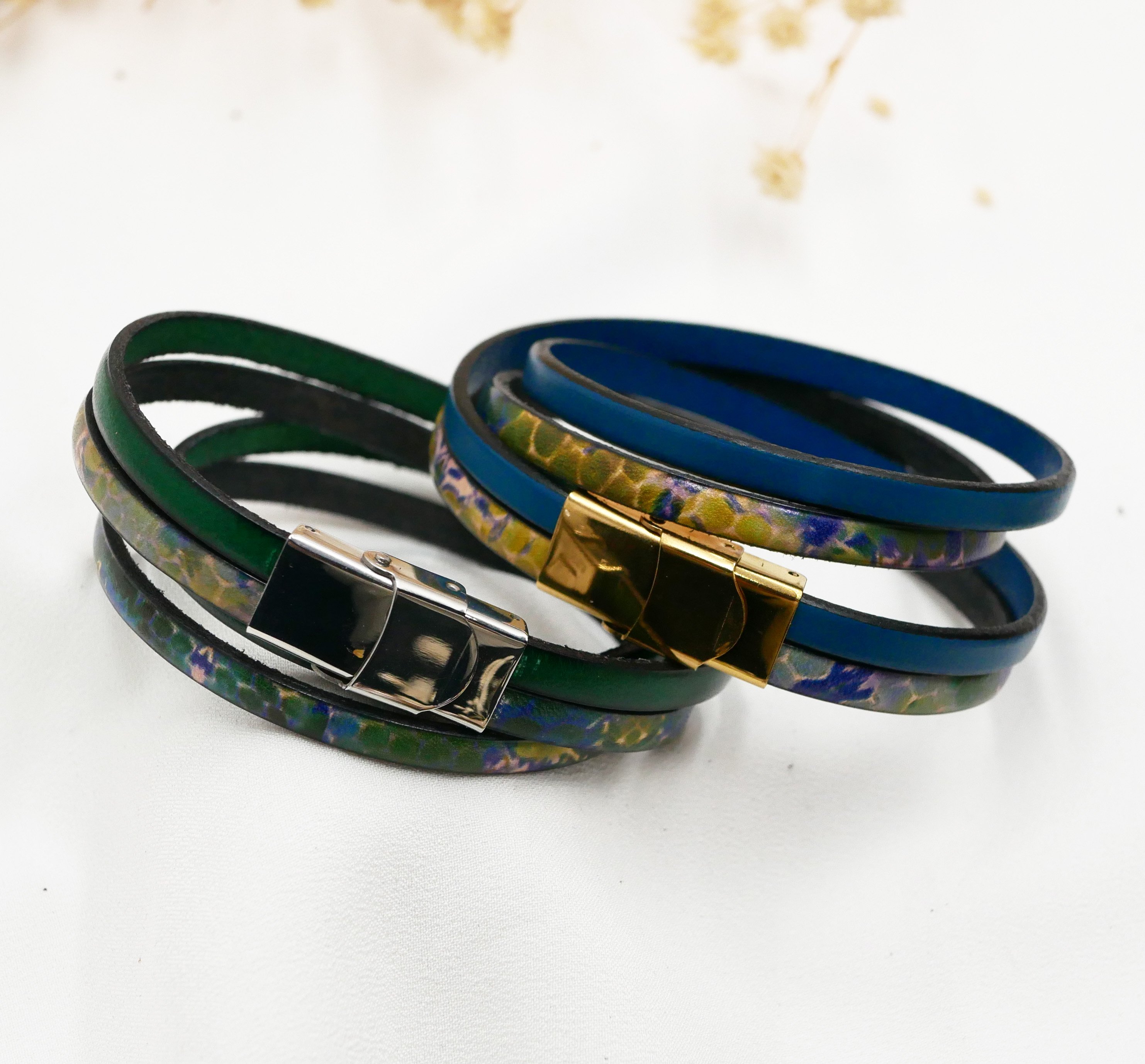 Impressionistisk l&aelig;derarmb&aring;nd med tryk til personligg&oslash;relse