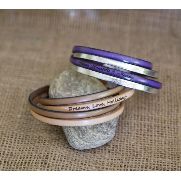 Dobbelt l&aelig;derarmb&aring;nd i duo, der kan personligg&oslash;res ved gravering