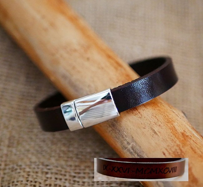 Tyk m&oslash;rkebrun l&aelig;derrem, kan tilpasses 