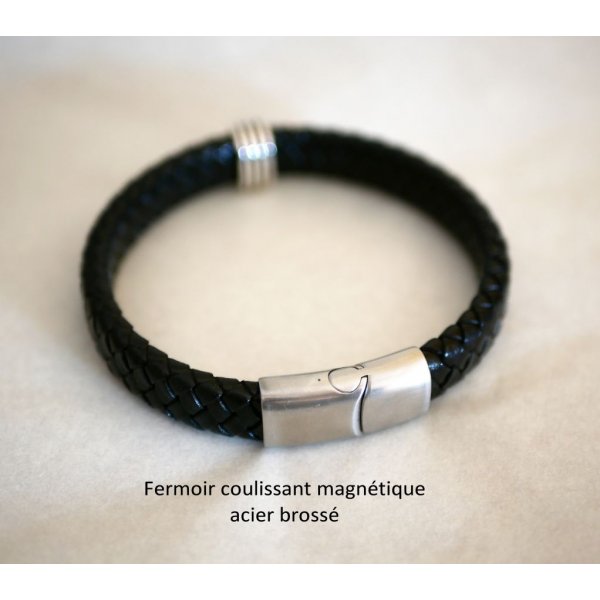 Flettet sort l&aelig;derrem til m&aelig;nd med magnetisk st&aring;lsp&aelig;nde og glidel&aring;s