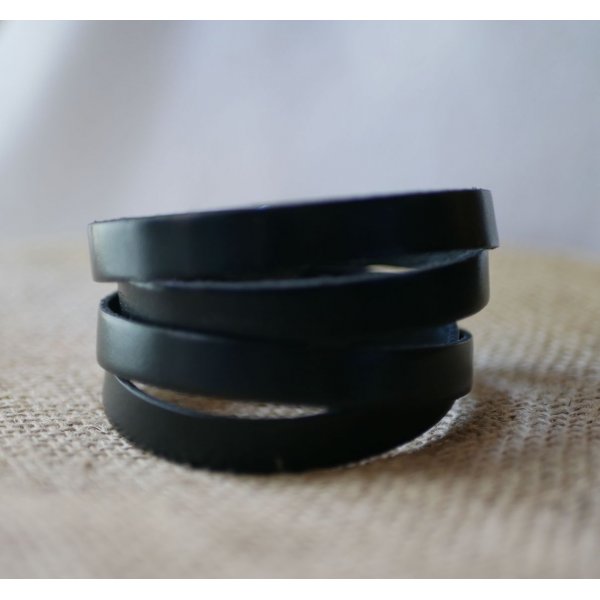 L&aelig;derarmb&aring;nd til m&aelig;nd med 4 armb&aring;nd, der kan tilpasses ved gravering