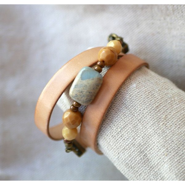 L&aelig;der og beige perler armb&aring;nd til kvinder til personlig tilpasning 