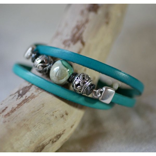 L&aelig;der- og perlearmb&aring;nd til kvinder, turkisgr&oslash;nt, skal personligg&oslash;res 