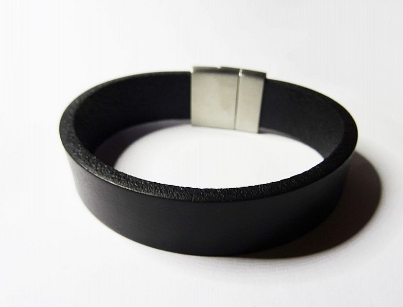 Bracelet Homme en cuir noir magn&eacute;tique &agrave; graver