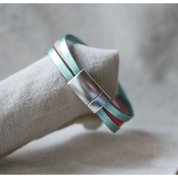 L&aelig;dermanchetarmb&aring;nd med hjerter til personlig tilpasning 