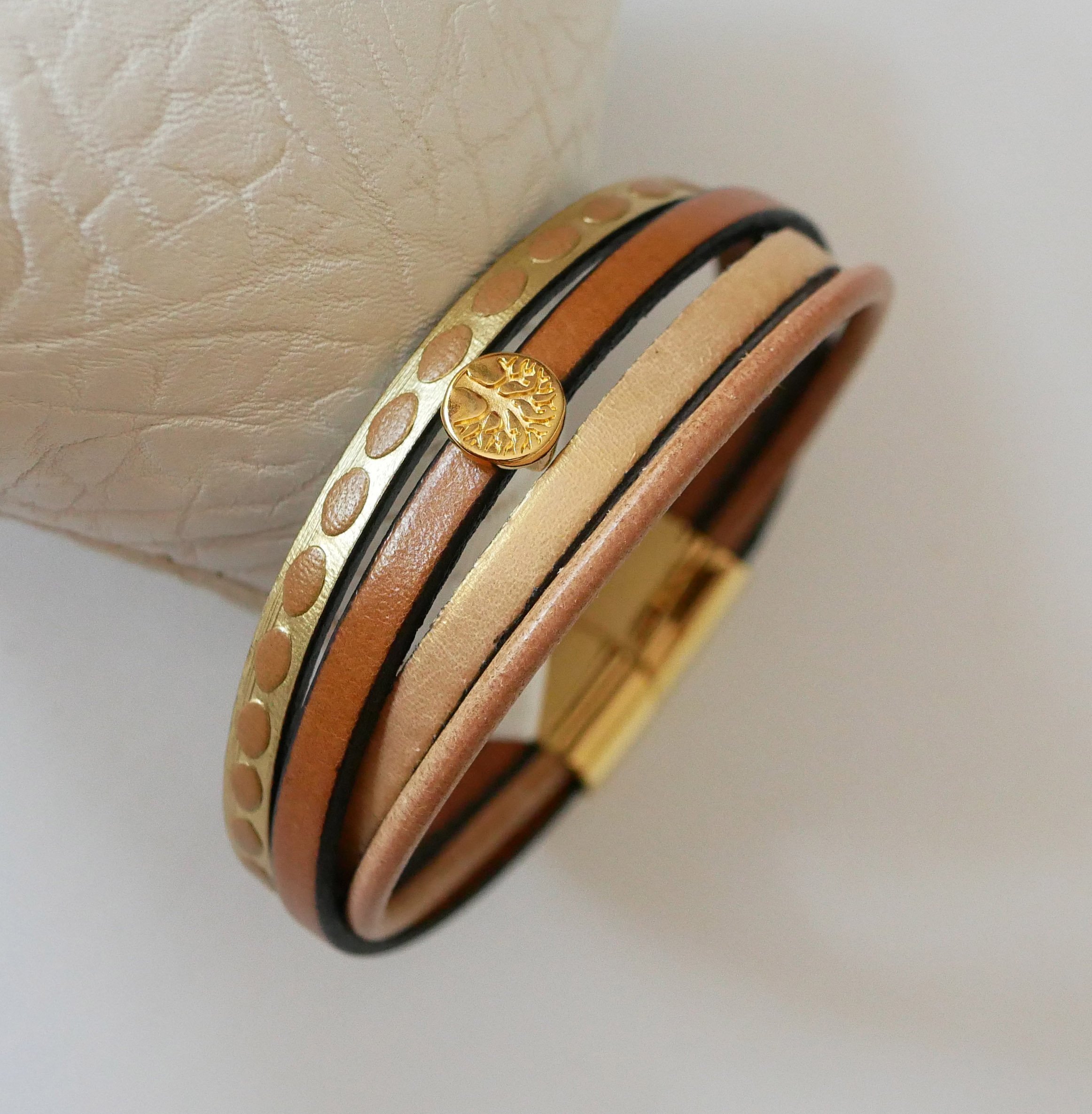 Bracelet manchette femme doré mini cabochon Arbre de vie
