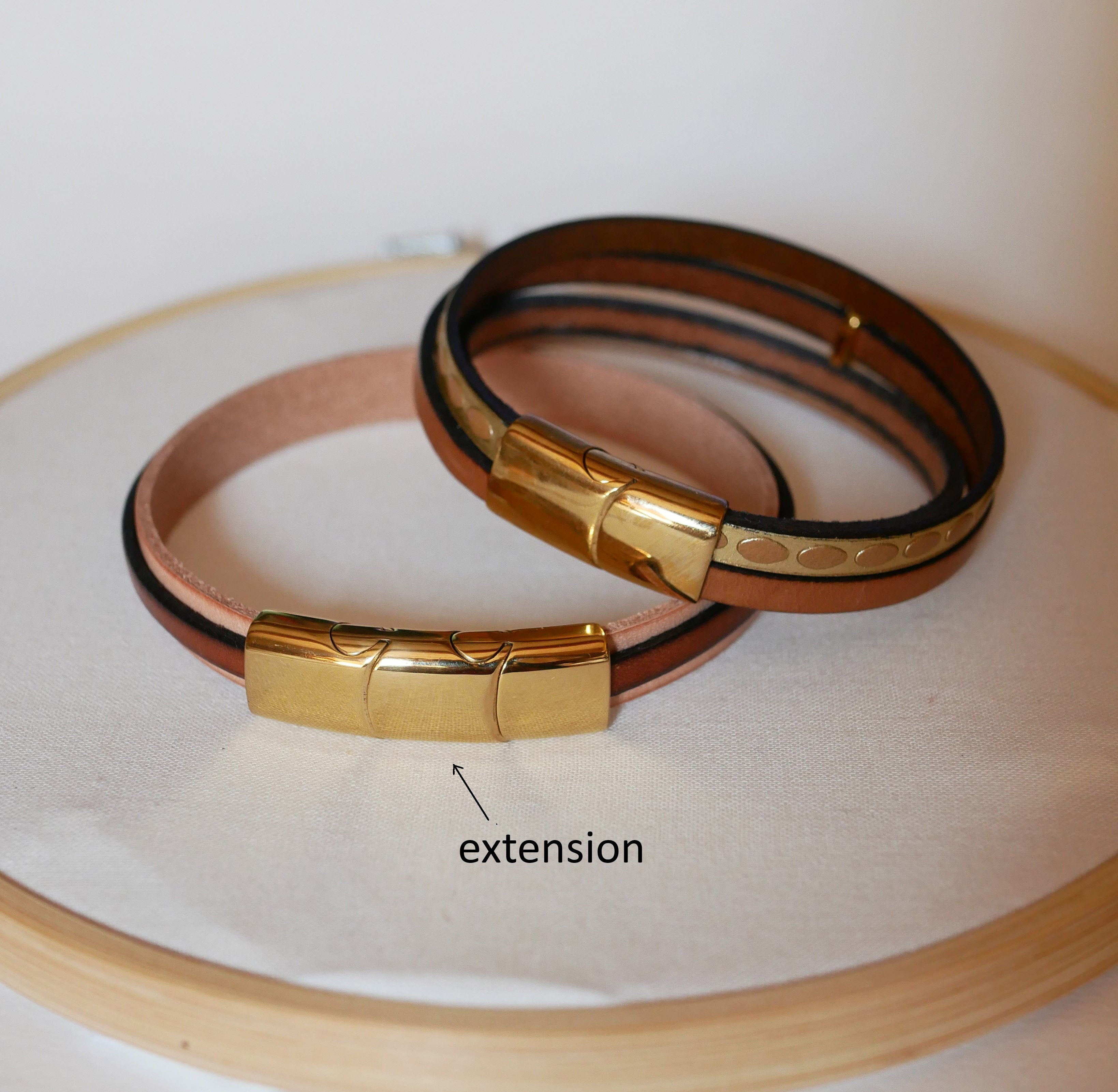 Guldmanchetarmb&aring;nd til kvinder med mini livstr&aelig;-cabochon