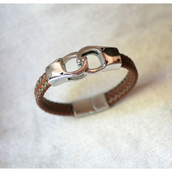 Flettet l&aelig;der h&aring;ndjernsarmb&aring;nd i en farve og st&oslash;rrelse efter eget valg