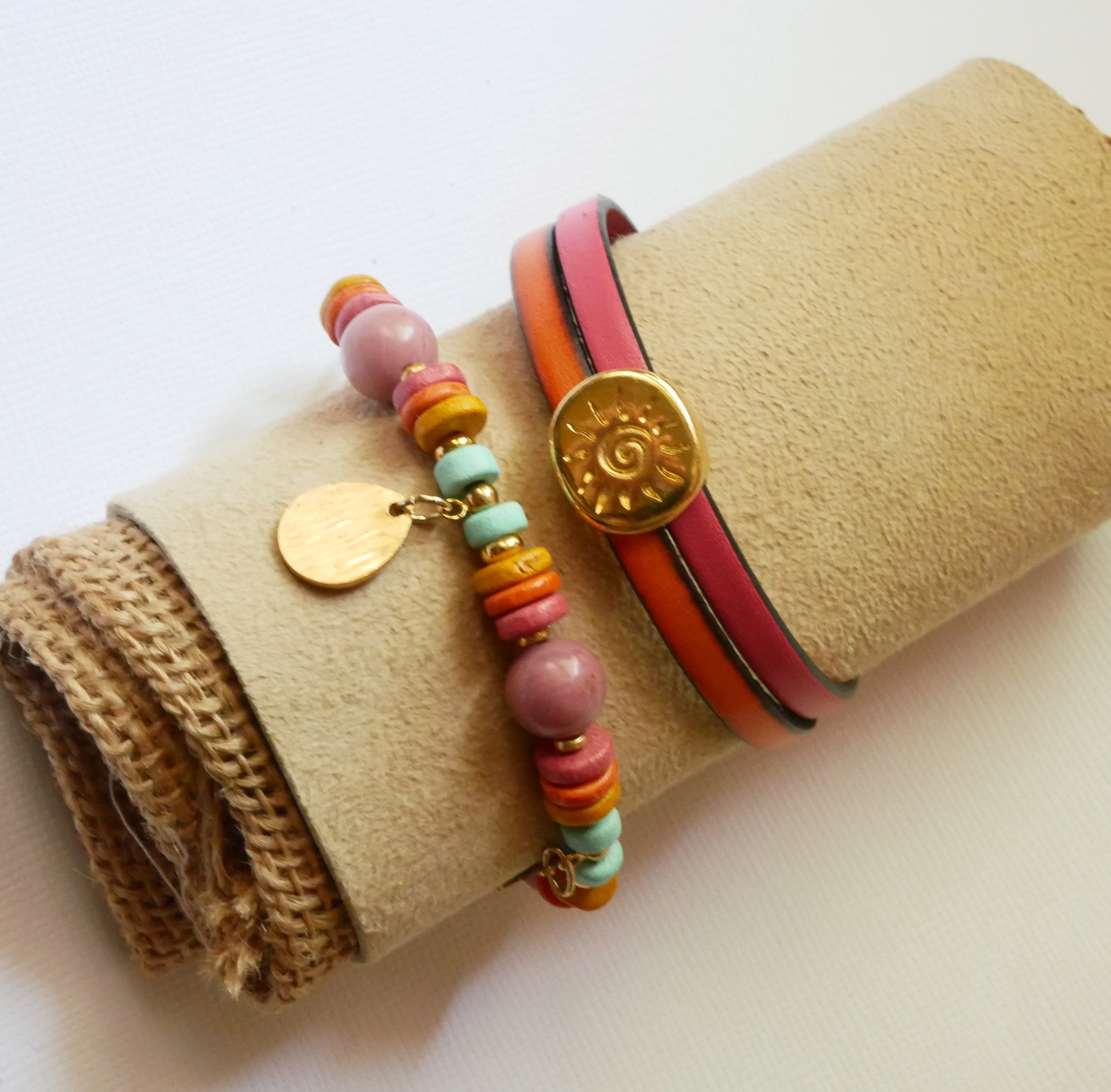 Soleil guldarmb&aring;nd p&aring; en duo af l&aelig;der til personligg&oslash;relse og indgravering