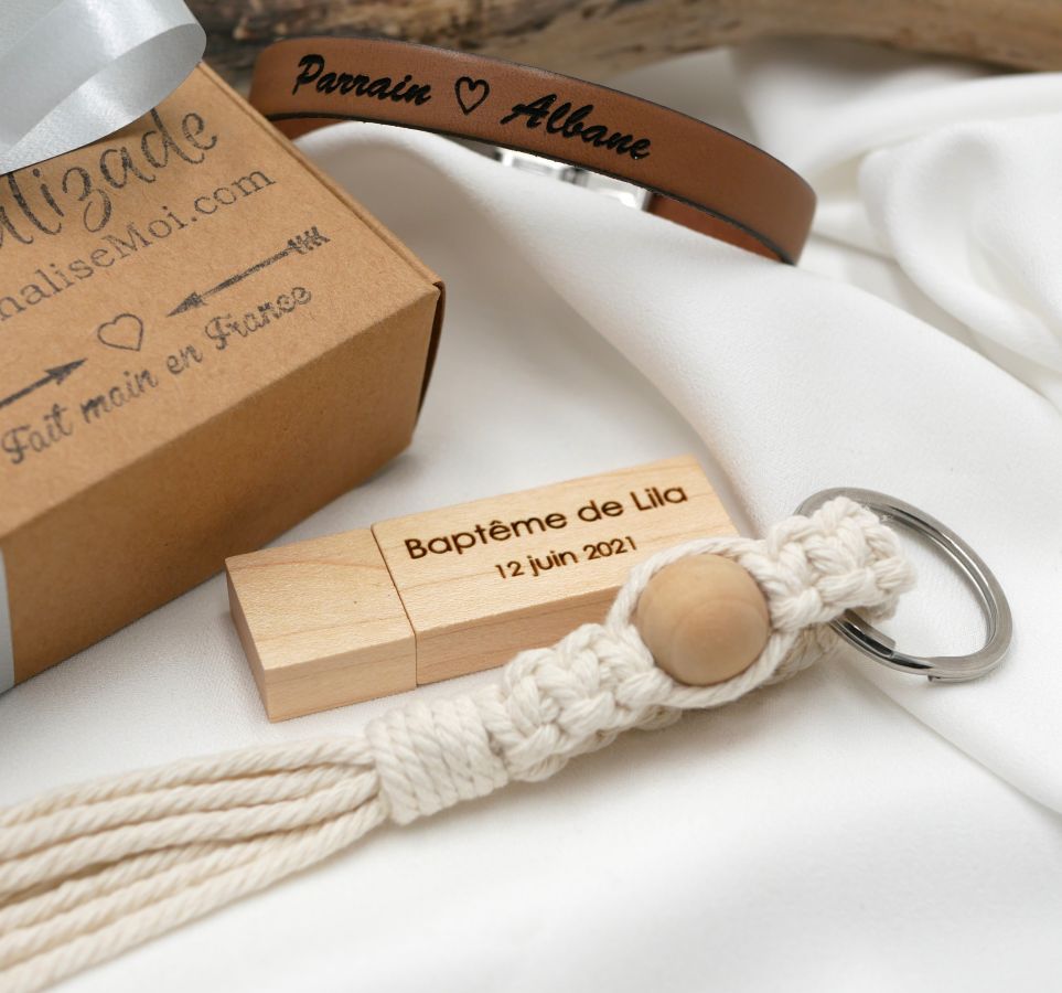 Gaveæske til mænd med graveret USB-nøgle + læderarmbånd, der kan tilpasses + macramé-nøglering 