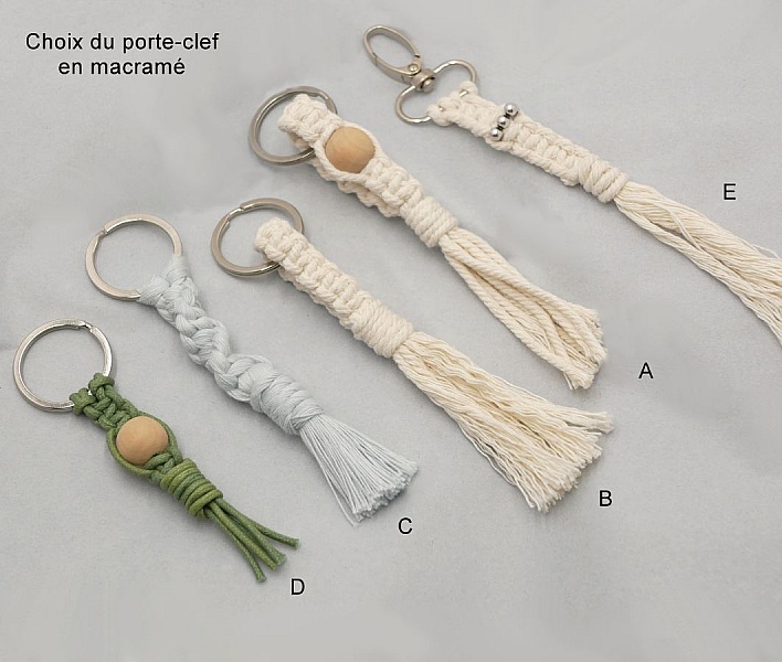 Gave&aelig;ske til m&aelig;nd med graveret USB-n&oslash;gle + l&aelig;derarmb&aring;nd, der kan tilpasses + macram&eacute;-n&oslash;glering 