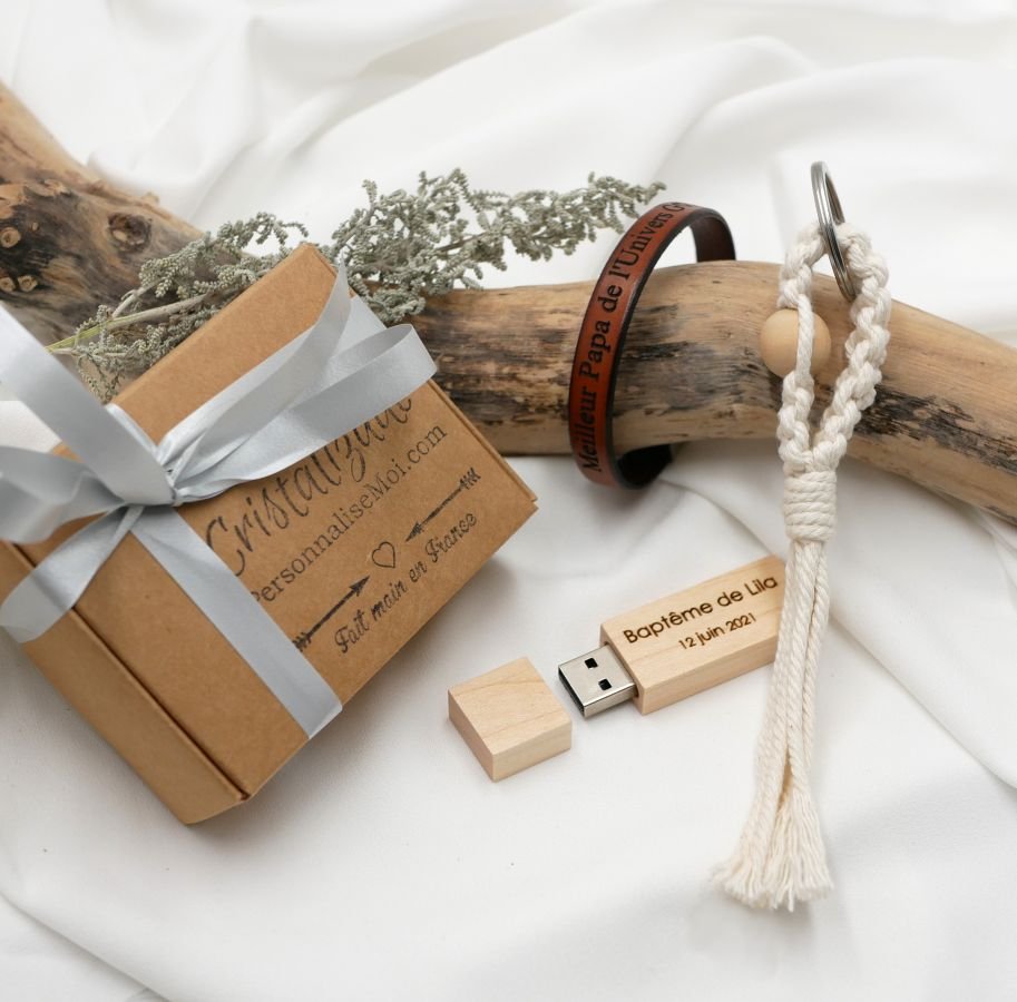 Gaveæske til mænd med graveret USB-nøgle + læderarmbånd, der kan tilpasses + macramé-nøglering 