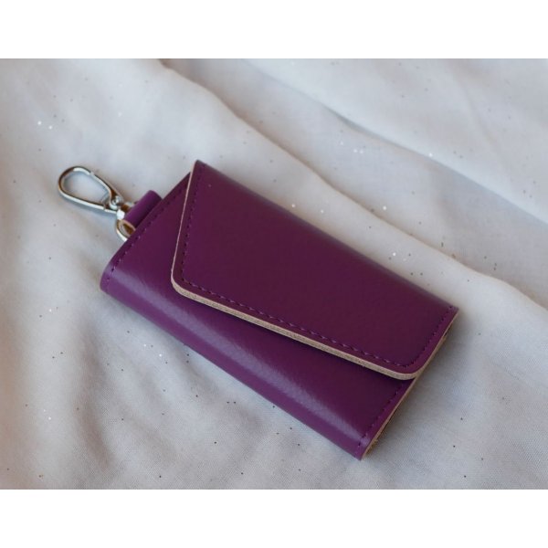 Indgraveret lilla l&aelig;dern&oslash;gleretui