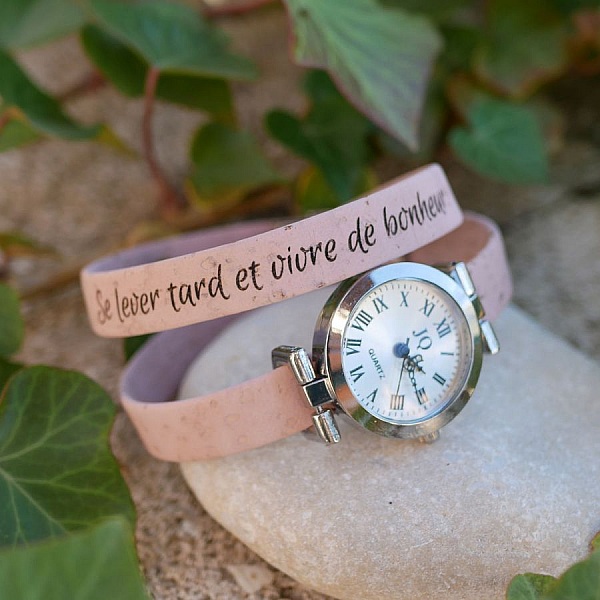 S&oslash;lv ur med kork armb&aring;nd 2 omgange med justerbar l&aring;s