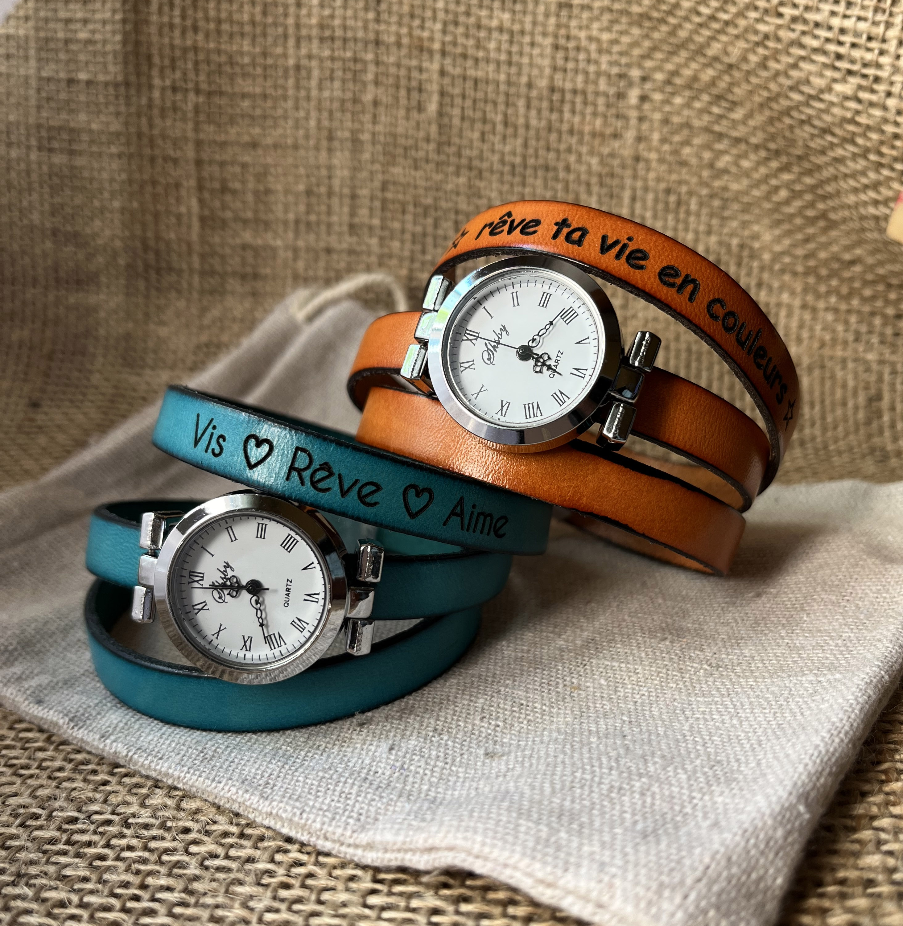 Tilpasbart multi-turn ur med s&oslash;lvfarvet urskive 