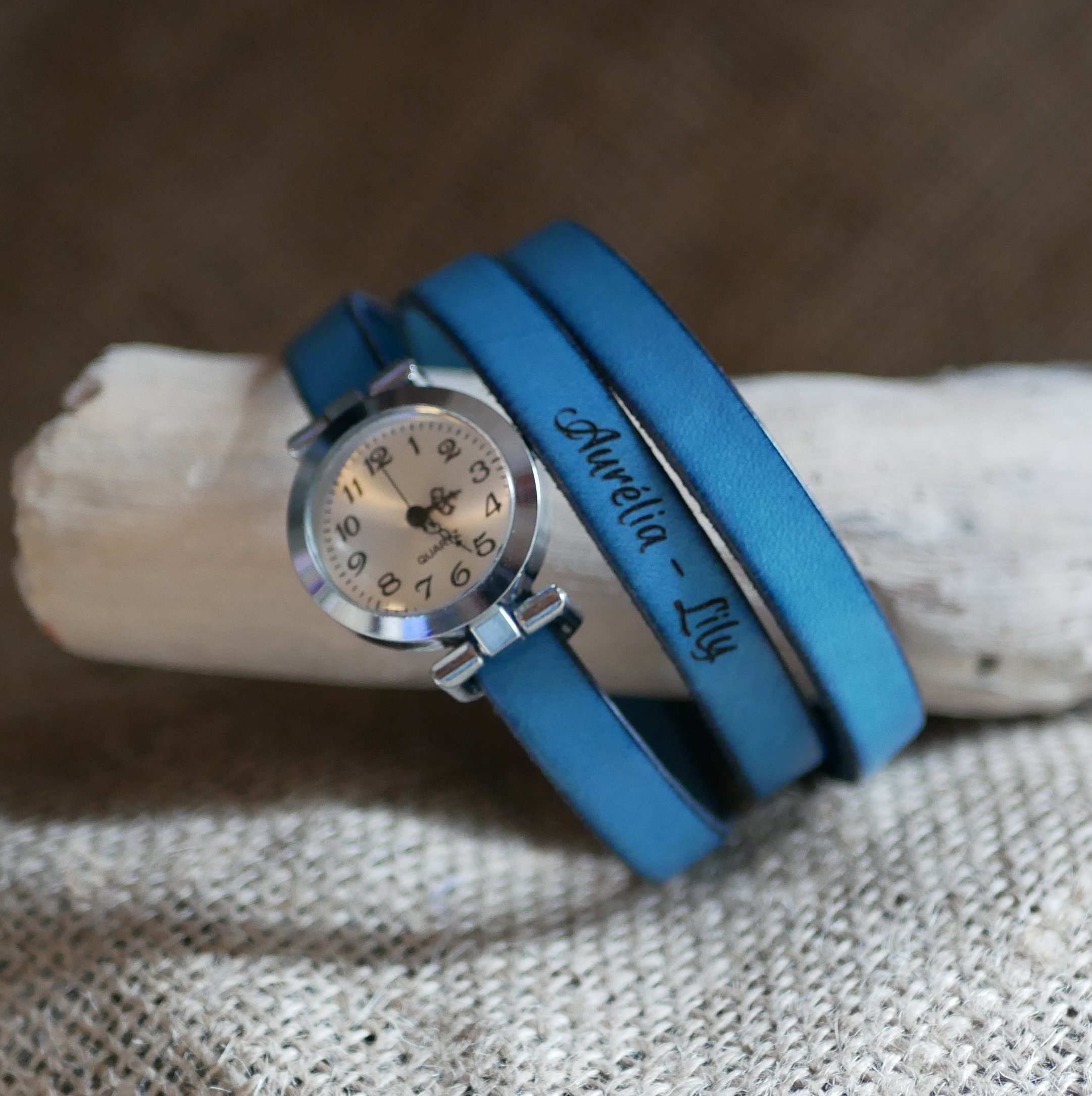 Tilpasbart multi-turn ur med s&oslash;lvfarvet urskive 