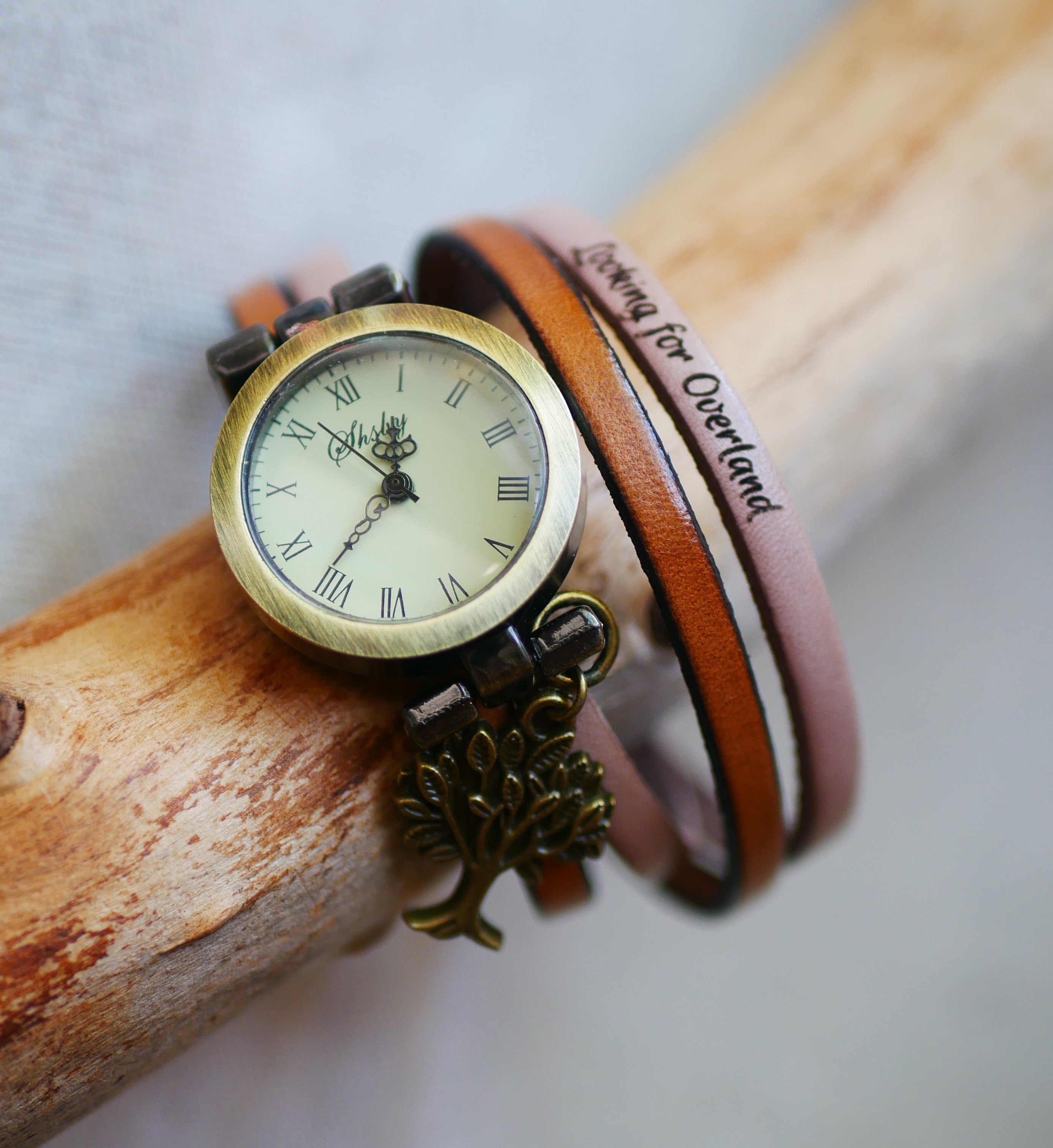 Tilpasseligt dobbelt tour l&aelig;derarmb&aring;ndsur duo af farver