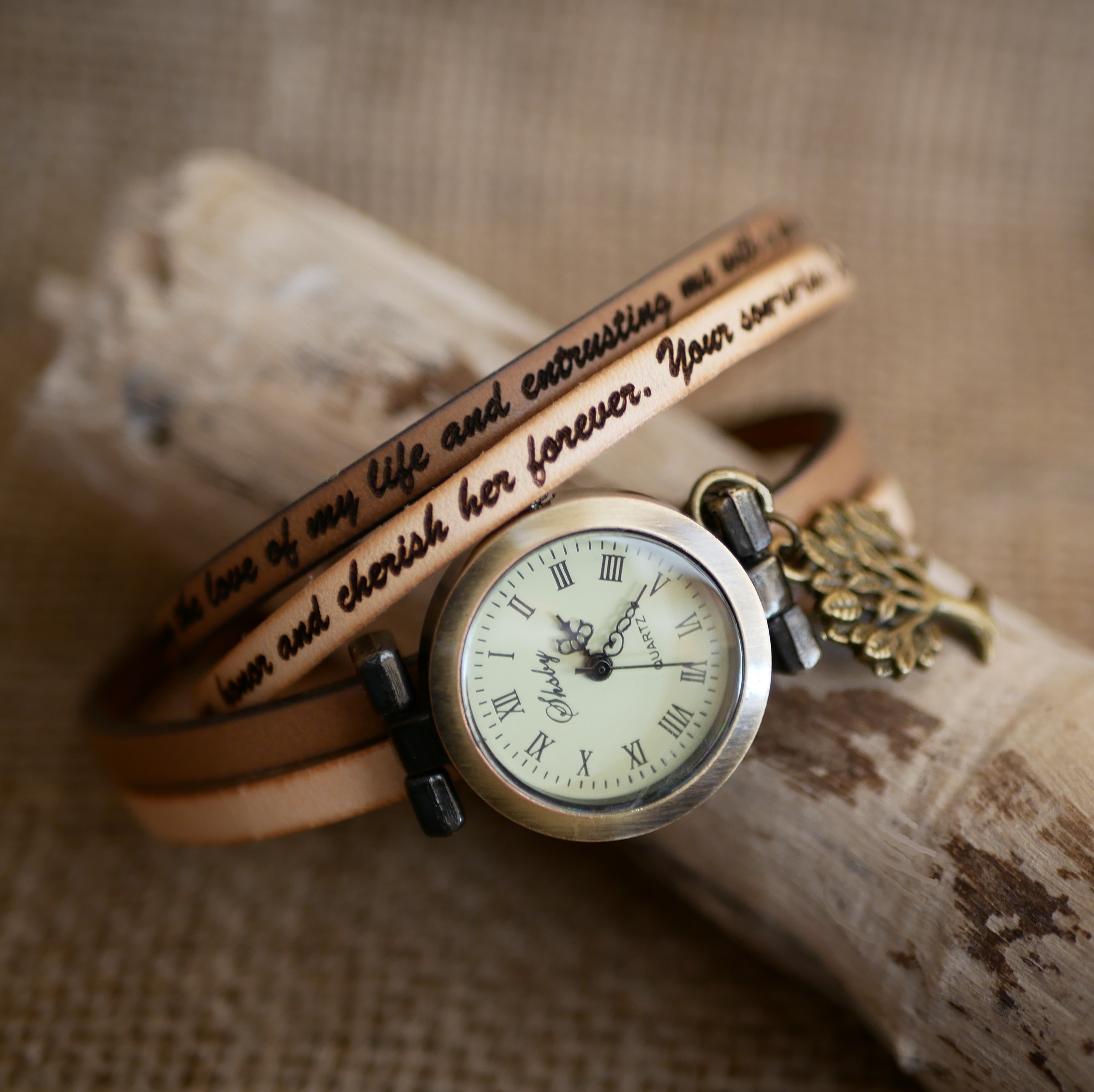 Tilpasseligt dobbelt tour l&aelig;derarmb&aring;ndsur duo af farver