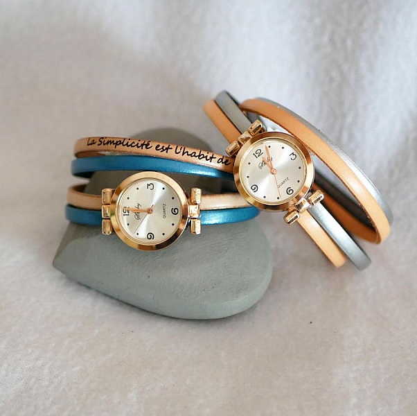 Ur med rosa guld urskive og dobbelt armb&aring;nd til personlig tilpasning