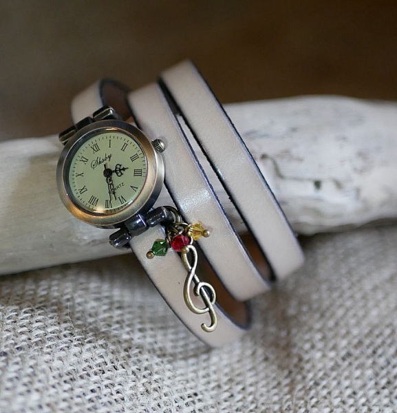 Rasta Reggaeb stil ur med l&aelig;derrem 2 eller 3 omgange justerbar l&aring;s