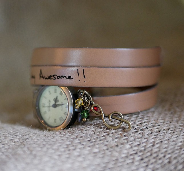 Rasta Reggaeb stil ur med l&aelig;derrem 2 eller 3 omgange justerbar l&aring;s