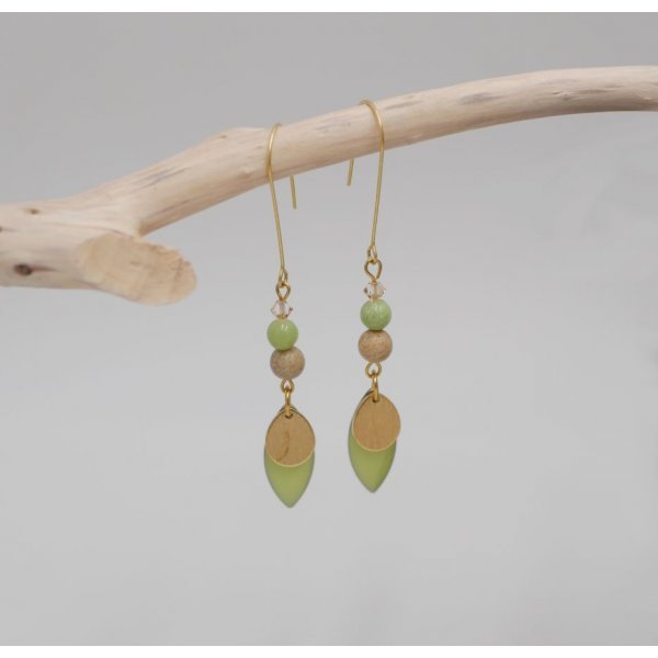 S&aelig;t med &oslash;reringe og l&aelig;derarmb&aring;nd med mandelgr&oslash;nne pailletter