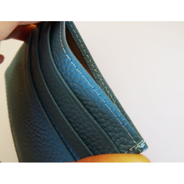 Lysebl&aring; l&aelig;der kortholder