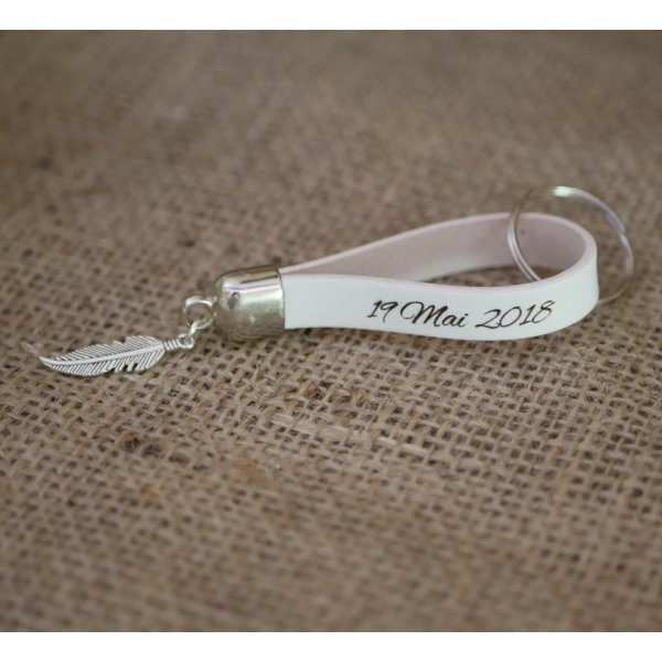 L&aelig;dern&oslash;glering, der kan personligg&oslash;res ved gravering med dit valg af vedh&aelig;ng