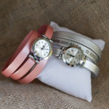 Tilpasbart multi-turn ur med sølvfarvet urskive 