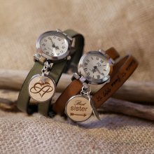 Graveret træcabochon ur med dobbelt læderrem 